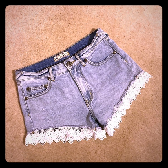 Free People Pants - FREE PEOPLE LIGHT JEAN DENIM LACE APPLIQUÉ SHORTS